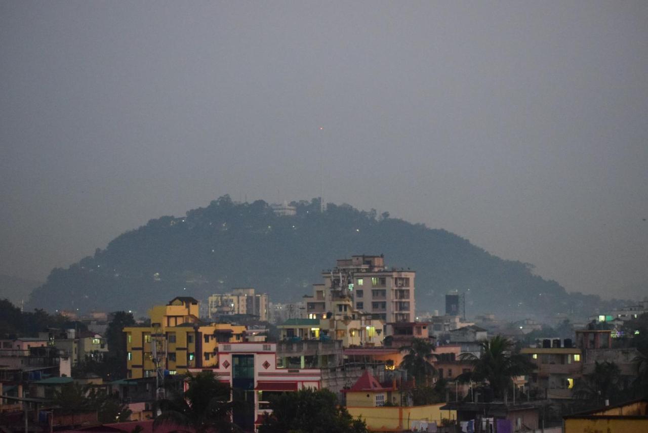 River Breeze Home A Comfort Stay Guwahati Eksteriør bilde