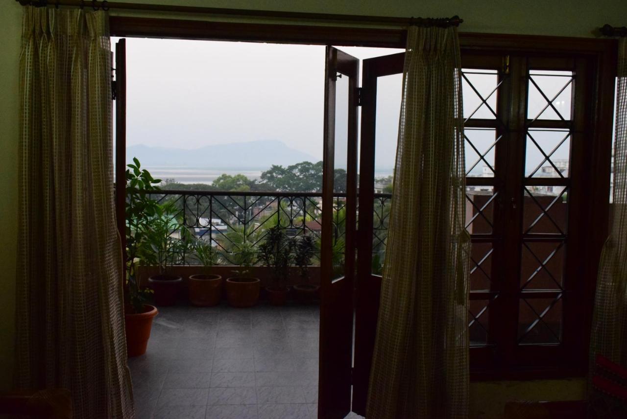 River Breeze Home A Comfort Stay Guwahati Eksteriør bilde